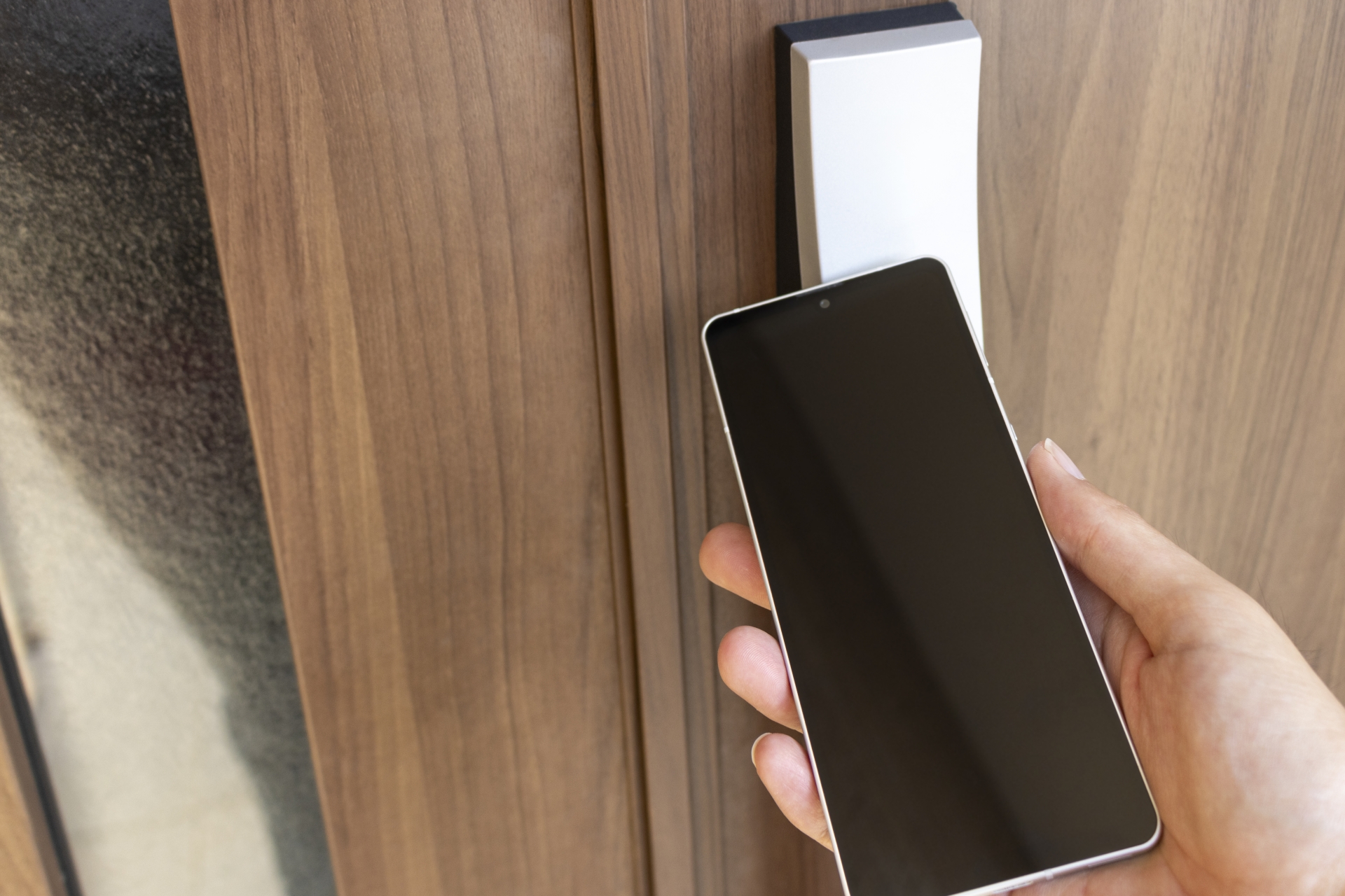 スマホが家の鍵になる!?賃貸でスマートロックって実際どうなの? スマホが家の鍵になる!?賃貸でスマートロックって実際どうなの?